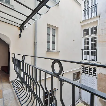 2pers#saint Germain#musee Du Louvre * Paris