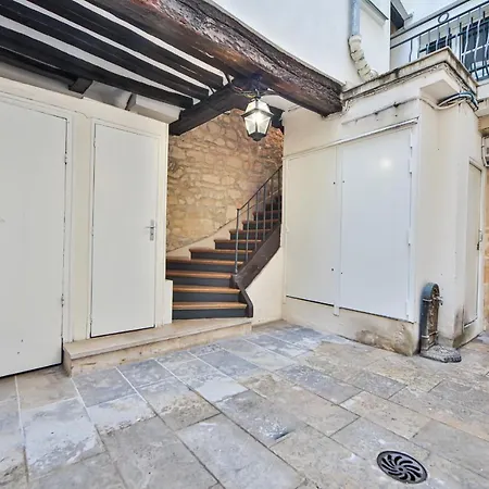 2pers#saint Germain#musee Du Louvre Paris